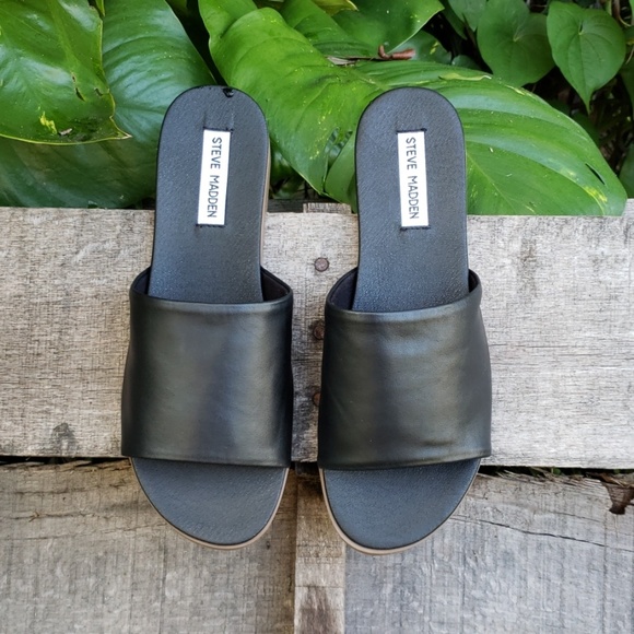 Steve Madden Shoes - 🚨NEW LIST Steve Madden Leather Karolyn Slides